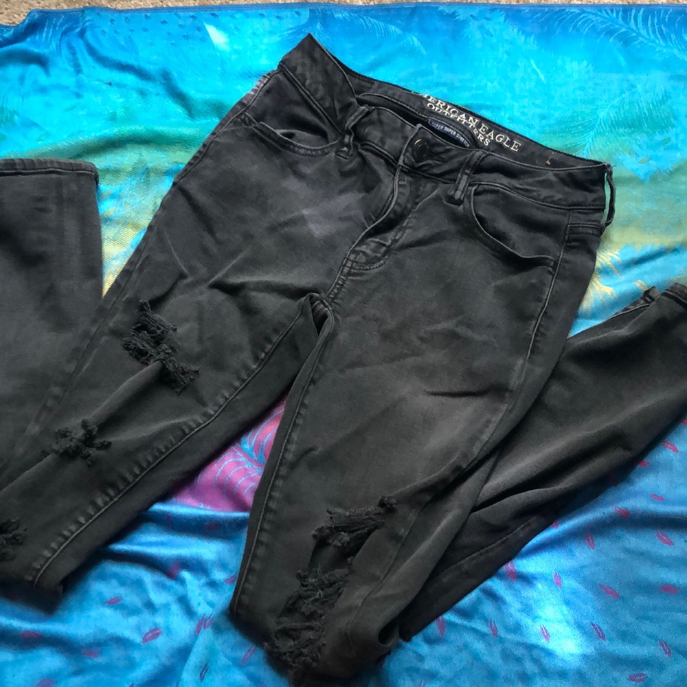 American Eagle destroyed Black Jeggings